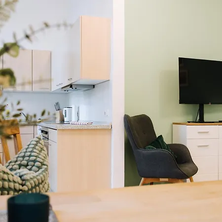 Greens - Ruhige Schoene 1rwhg Gut Gelegen Mit Balkon Dresda